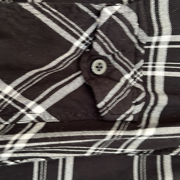 Torrid 3 Black and White Checkered shirt - Picture 3 of 3